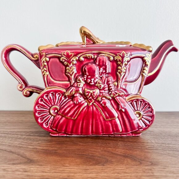 Cinderella Carriage Teapot with Gold Gilding, Ellgreave Pottery Co, 1941-1952 - Picture 6 of 10